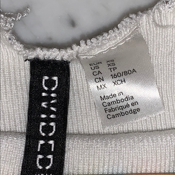 T- Shirt - Picture 3 of 3